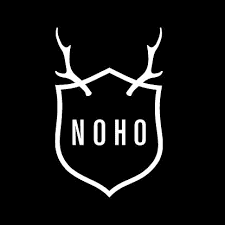 Noho DJ logo med hjortehorn og navn.